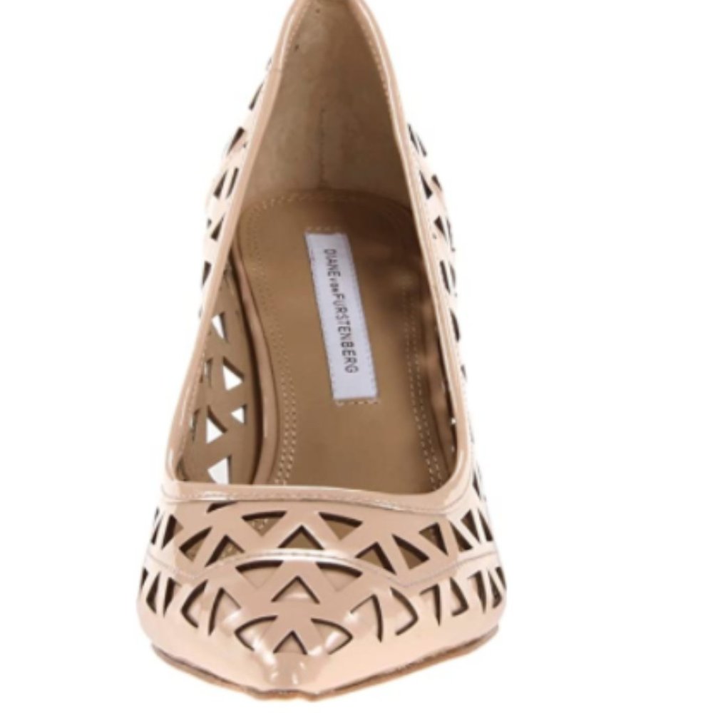 2/22/22 DIANEvonFURSTENBERG Patent Leather Pumps size 9